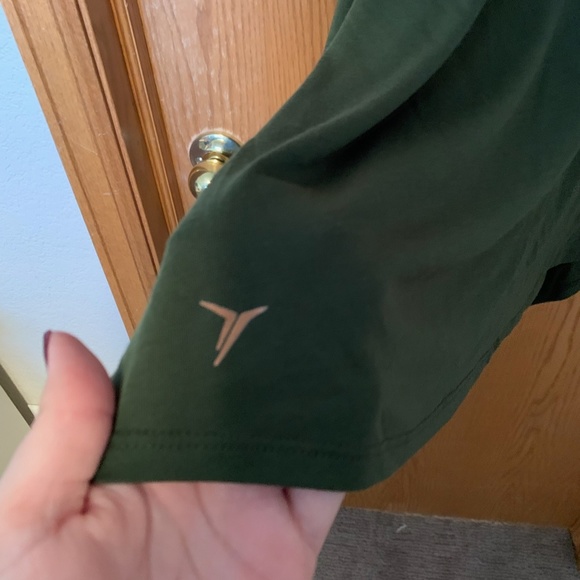 Old Navy Green Crossed Back Workout Tank - Picture 5 of 6